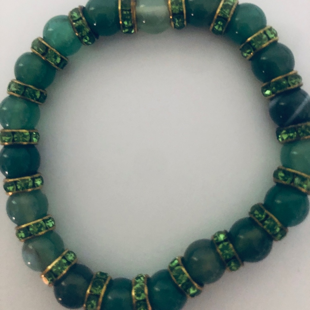 Woman’s Green Crystal Round Bead Natural Stone Bracelet With Goldtone Accents